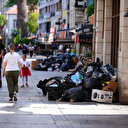 İzmir sokaklarında çöp dağları oluştu