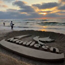 Filistinli sanatçı Gazze sahilinde Madleen gemisini resmetti