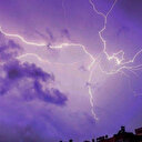 Gecenin karanlığını şimşekler aydınlattı