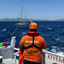 Muğla açıklarında sürüklenen teknedeki iki kişi kurtarıldı