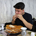 Hem zayıf hem iştahlı: Elazığlı genç tek seferde 15 lahmacun yiyor