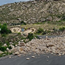 Darende'de heyelan riski nedeniyle yol ulaşıma kapatıldı