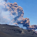Etna Yanardağı’nda büyük patlama: Kırmızı alarm verildi turistler panik halde bölgeyi terk etti