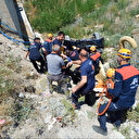 Otomobil kazadan sonra kanala düştü: Beş kişi yaralandı
