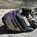 Malatya'da otomobil bariyerlere çarptı: Bir ölü iki yaralı