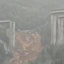 Effondrement d’un pont autoroutier en Chine du Sud-Ouest à la suite d’un glissement de terrain