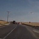 Elazığ'da hatalı sollama yapan sürücü yürekleri ağza getirdi