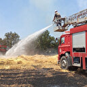 Edirne'de anızda başlayıp 3 metruk eve sıçrayan yangın söndürüldü