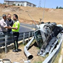 Takla attığı araç hurdaya döndü: Kazadan yara almadan kurtuldu