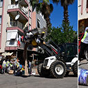 Antalya'da 6 katlı binadan 20 kamyon çöp çıktı