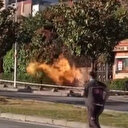 Başakşehir'de korkutan yangın: Elektrik kablosundan çıkan yangın doğalgaz kutusuna sıçradı