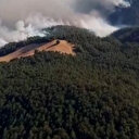 Sakarya’da dumanlar gökyüzünü örttü: Helikopter görüntüsü yangının boyutunu gözler önüne serdi