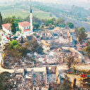 Sakarya’daki orman yangını sürüyor: Alevler mahalleyi yuttu