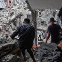 Katil İsrail bir kez daha yardım almak isteyen Filistinlileri hedef aldı: 24 kişi hayatını kaybetti