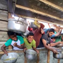 Gazze’de kıtlığın kahreden boyutu: Bir kap yemek için kaynar çorba başından aşağı döküldü