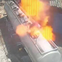 Ağzında sigara ile tankeri açtı: Kapak bomba gibi patladı