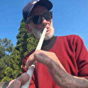 Kesik parmaklarına rağmen neyi bırakmadı: 70 yaşındaki vatandaşın müzik tutkusu hayran bırakıyor
