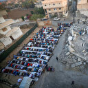 Gazzeliler yıkıntılar arasında bayram namazlarını eda etti