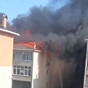 Silivri'de 5 katlı binanın çatısında yangın: Ekipler müdahale ediyor