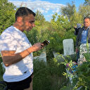 Yüksekova'da vatandaşlar bayram namazı sonrası mezarlıklara akın etti