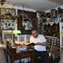 Çeyiz sandığıyla başladı: Merak 220 parçalık antika koleksiyonuna dönüştü