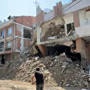 Bayram nedeniyle yıkımı ertelenen 6 katlı bina çöktü: Çevresindeki yapılar tahliye edildi