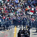 Los Angeles'ta göçmen protestoları tırmanıyor: Trump'ın asker gönderme kararı tepki çekti
