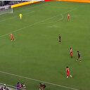 Yeşil sahalarda böylesi görülmedi: Sahaya bebek girdi, oyun durdu!