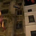 Leman dergi binasına Kelime-i Tevhid bayrağı asıldı