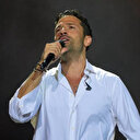 Yunan sanatçı Konstantinos Argiros ilk İstanbul konserini verdi