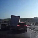 Başakşehir'de kamyonet sürücüsü otomobilleri biçti: 10 aracın karıştığı zincirleme trafik kazası kamerada