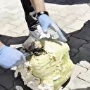 Derin dondurucuya gizlenmiş 15 kilo skunk ele geçirildi