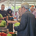 Kilosu 3 liradan satılan 17 ton karpuz 2 saatte tükendi
