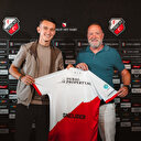 Wesley Sneijder'in oğlu Jessey Utrecht ile profesyonel sözleşme imzaladı