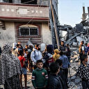 Katil İsrail'in Gazze'ye düzenlediği saldırılarda insani yardım bekleyen 38 Filistinli hayatını kaybetti