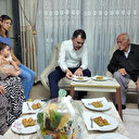 Bakan Kurum’dan depremzede aileye ziyaret: Malatya ayağa kalkacak