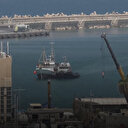 İsrail’in uluslararası sularda alıkoyduğu 'Hanzala' gemisi Aşdod Limanı’na çekildi