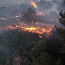 Alevler İzmir'in Çeşme ilçesini sardı 