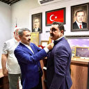 Yeniden Refah'ta bir istifa daha: Yeni partisinin rozetini taktı