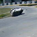 Antalya'da hafif ticari kaza sonrası devrilip tekrar düzeldi: O anlar kameraya yansıdı