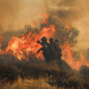 Crète: Un incendie ravageur provoque l'évacuation de plus de 5.000 résidents et touristes