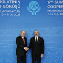 Erdogan s'entretient avec Pazeshkian et plusieurs chefs d'État à Khankendi