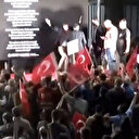 CHP Grup Başkanvekili Murat Emir'in sahneden düştüğü anlar kameraya yansıdı