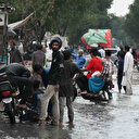 Pakistan'da etkili olan muson yağmurlarının yol açtığı sellerde ölenlerin sayısı 75'e çıktı