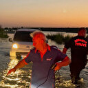 Irmak kenarında vakit geçirirken sular yükseldi: Fark etmeyince mahsur kaldı