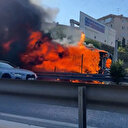 Metrobüs hareket halinde alev aldı: E-5’i simsiyah duman kütlesi kapladı