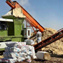 45 derece hissedilen sıcak havada saman yüklüyorlar