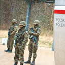 Schengen'e bir darbe de Polonya'dan: Almanya sınırına asker yolladı