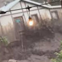 نیو میکسیکو میں آنے والے سیلابی ریلے میں گھر بہہ گیا