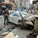 Kastamonu’da çarpışan otomobiller savruldu: Dükkanlara çarparak durabildiler